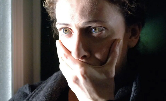 悬疑片《隐秘女人心》解说文案