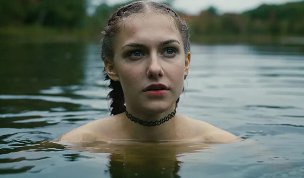 悬疑恐怖短片《仰泳》解说文案