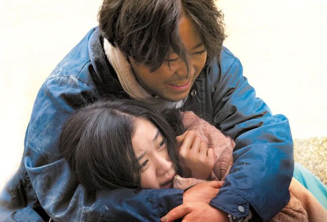 悬疑电影《她不知道名字的那些鸟儿》解说文案