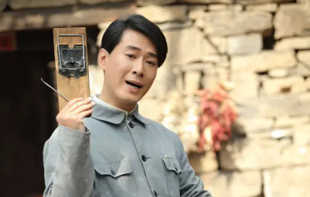 《菜刀班尖刀连》电视剧解说文案