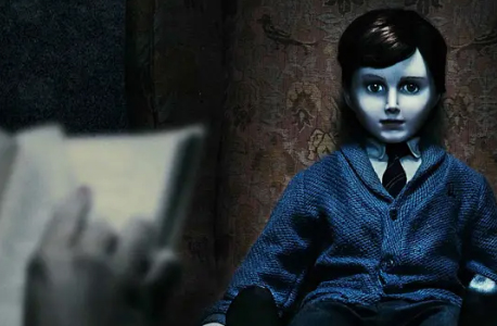 惊悚悬疑电影《逃出绝命镇》解说文案台词