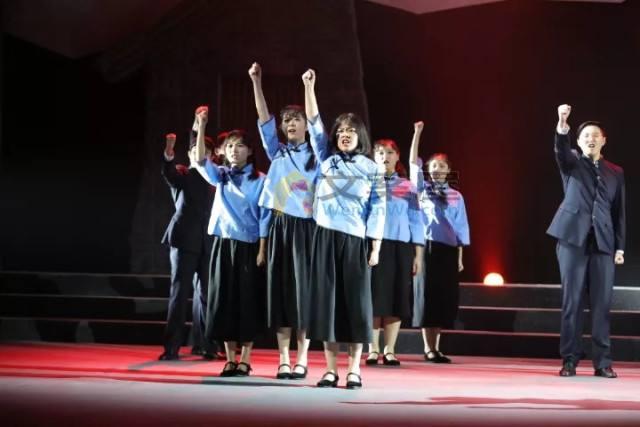 中学生校园舞台话剧剧本《青春之歌》