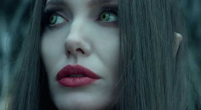 黑暗仙子却拥有着凤凰血统，涅槃重生惊艳全场，《沉睡魔咒2》_拌饭看电影