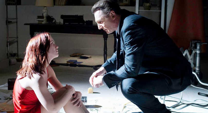 高分悬疑电影《身后事》，女孩明明还能说话，却被入殓师宣告死亡_小溪聊电影