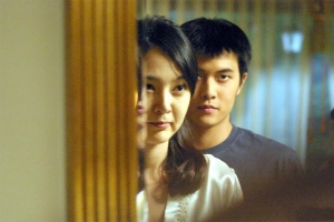 剧情电影《空房间》解说文案/片源下载