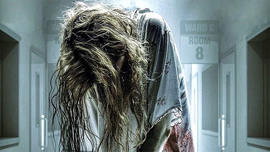 《汉娜的驱魔副作用》2022最新恐怖片《汉娜的驱魔》女人为男友变美，结果招来恶魔附体