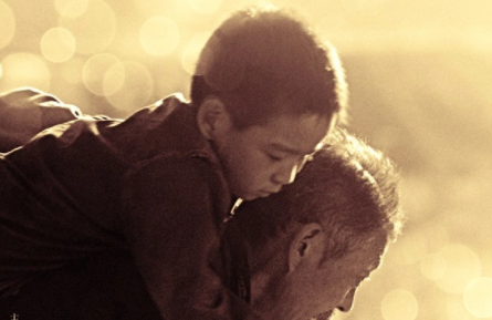 剧情片《那年八岁》影评_解说素材_观后感