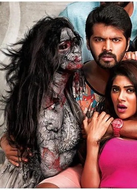 《屋里有鬼》电影解说文案