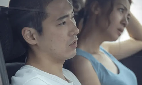 电影《火口的两人》解说文案