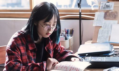 电影《怪奇宅》解说文案上