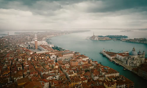 电影《威尼斯惊魂夜》解说文案